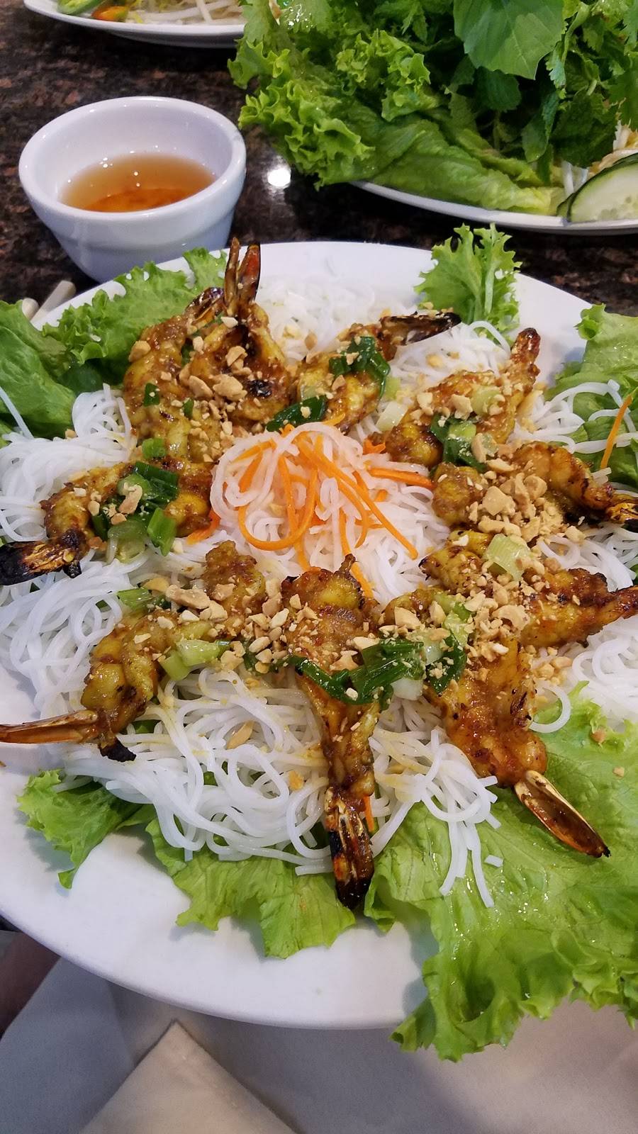 Viets Restaurant | restaurant | 333 S Federal Blvd # 125, Denver, CO 80219, USA | 3039225774 OR +1 303-922-5774