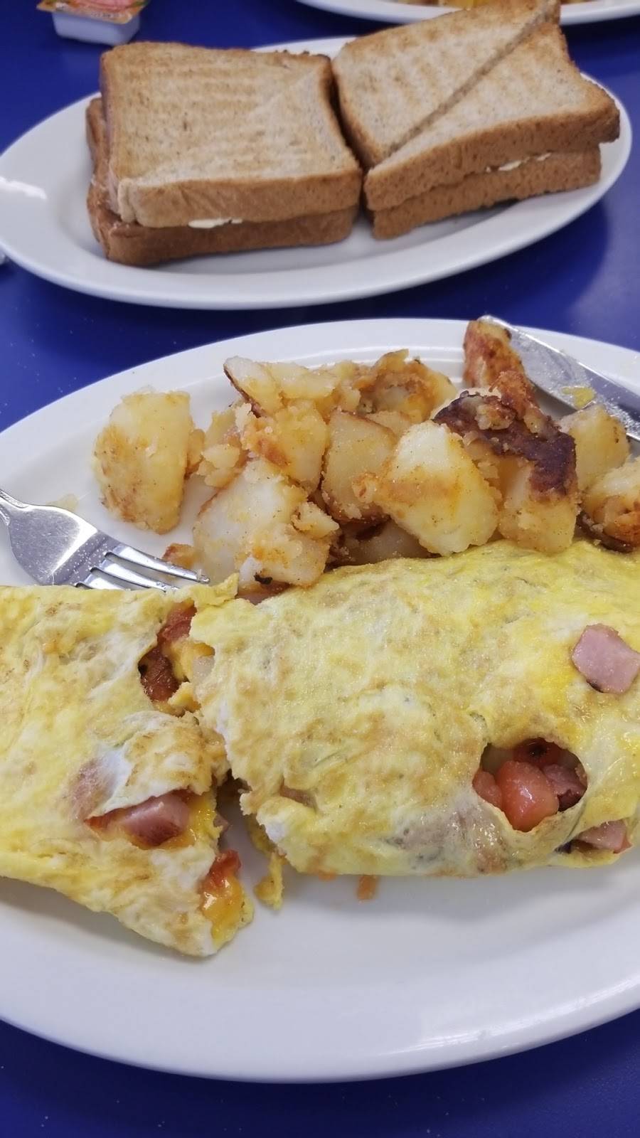 Bob & Ediths Diner | restaurant | 5918 N Kings Hwy, Alexandria, VA 22303, USA | 7033733284 OR +1 703-373-3284