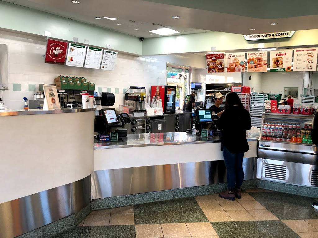 Krispy Kreme | bakery | 12505 Aurora Ave N, Seattle, WA 98133, USA | 2064401900 OR +1 206-440-1900