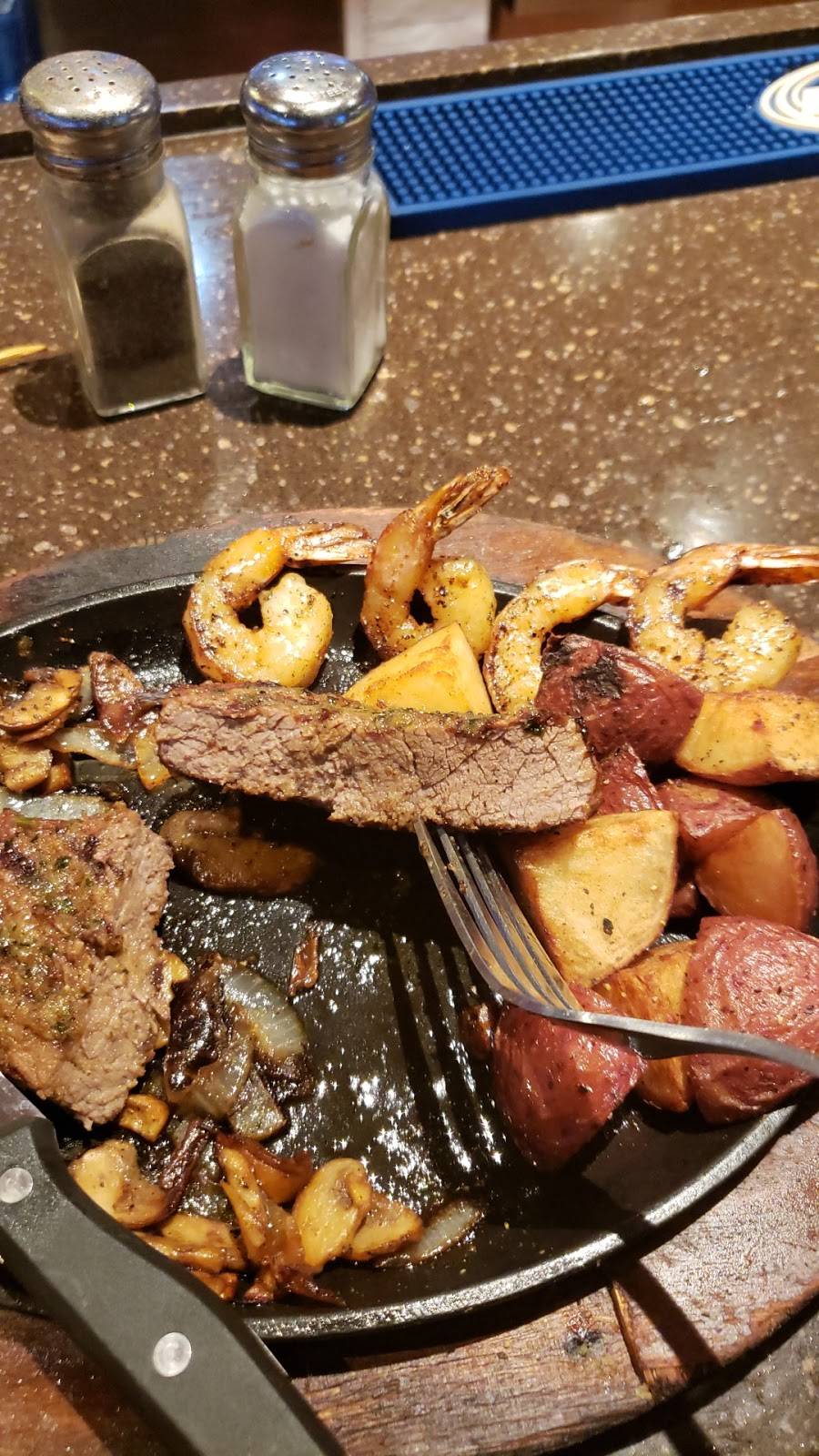 Applebees Grill + Bar | restaurant | 4406 W Wendover Ave, Greensboro, NC 27407, USA | 3362995565 OR +1 336-299-5565