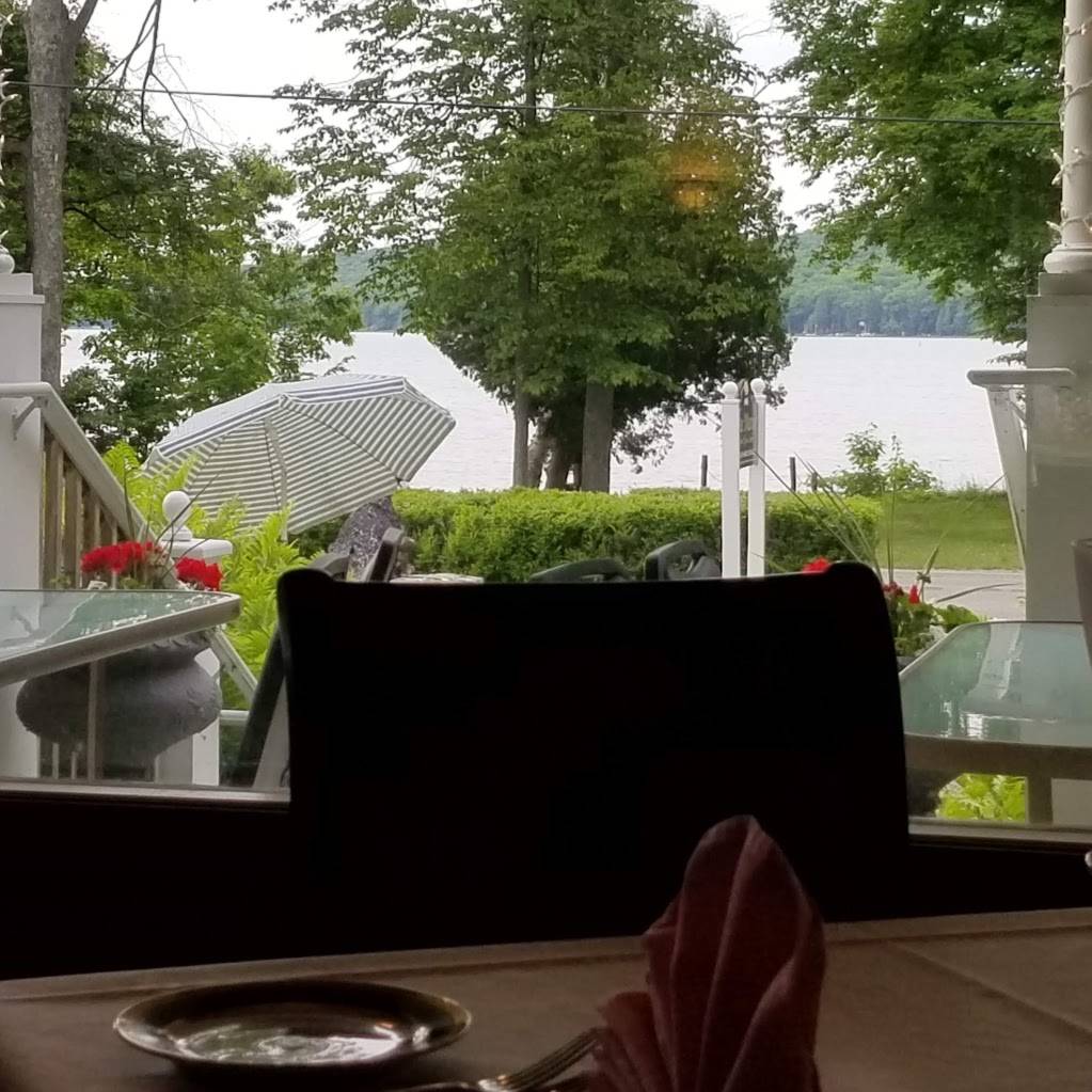 The Manor On Glen Lake | restaurant | 7345 W Glenmere Rd, Empire, MI 49630, USA | 2313340150 OR +1 231-334-0150