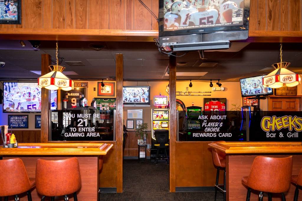 Cheeks Bar & Grill | restaurant | 1206 Towanda Ave #6, Bloomington, IL 61701, USA | 3098293655 OR +1 309-829-3655