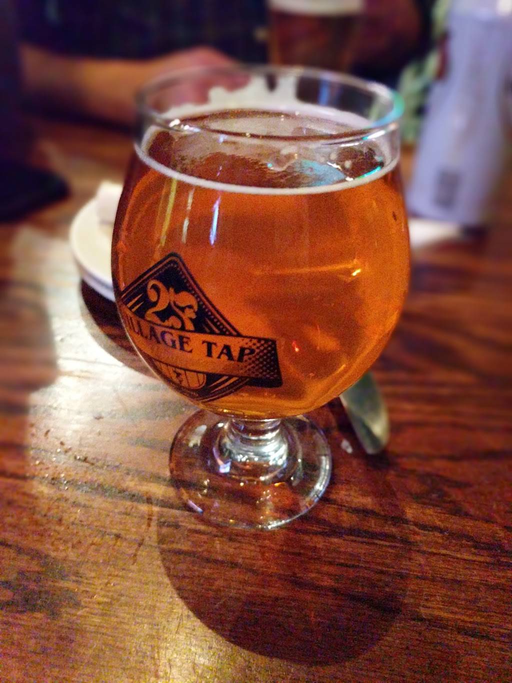 Village Tap | restaurant | 2055 W Roscoe St, Chicago, IL 60618, USA | 7738830817 OR +1 773-883-0817