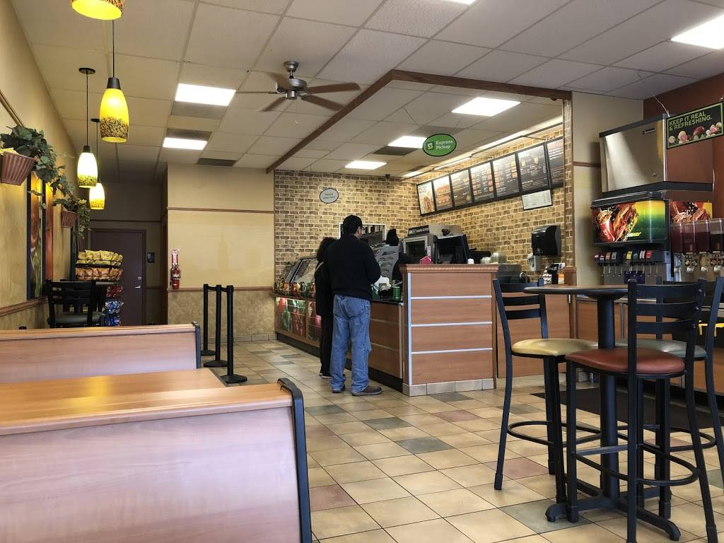 Subway | meal takeaway | 3912 Center St NE, Salem, OR 97301, USA | 5033999801 OR +1 503-399-9801