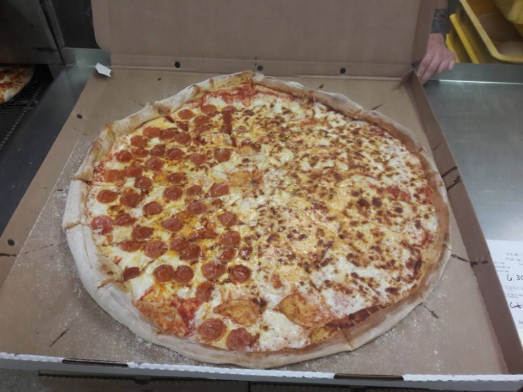 Mustang Pizza & Subs | restaurant | 1414 Fuselage Ave #5, Middle River, MD 21220, USA | 4105741000 OR +1 410-574-1000