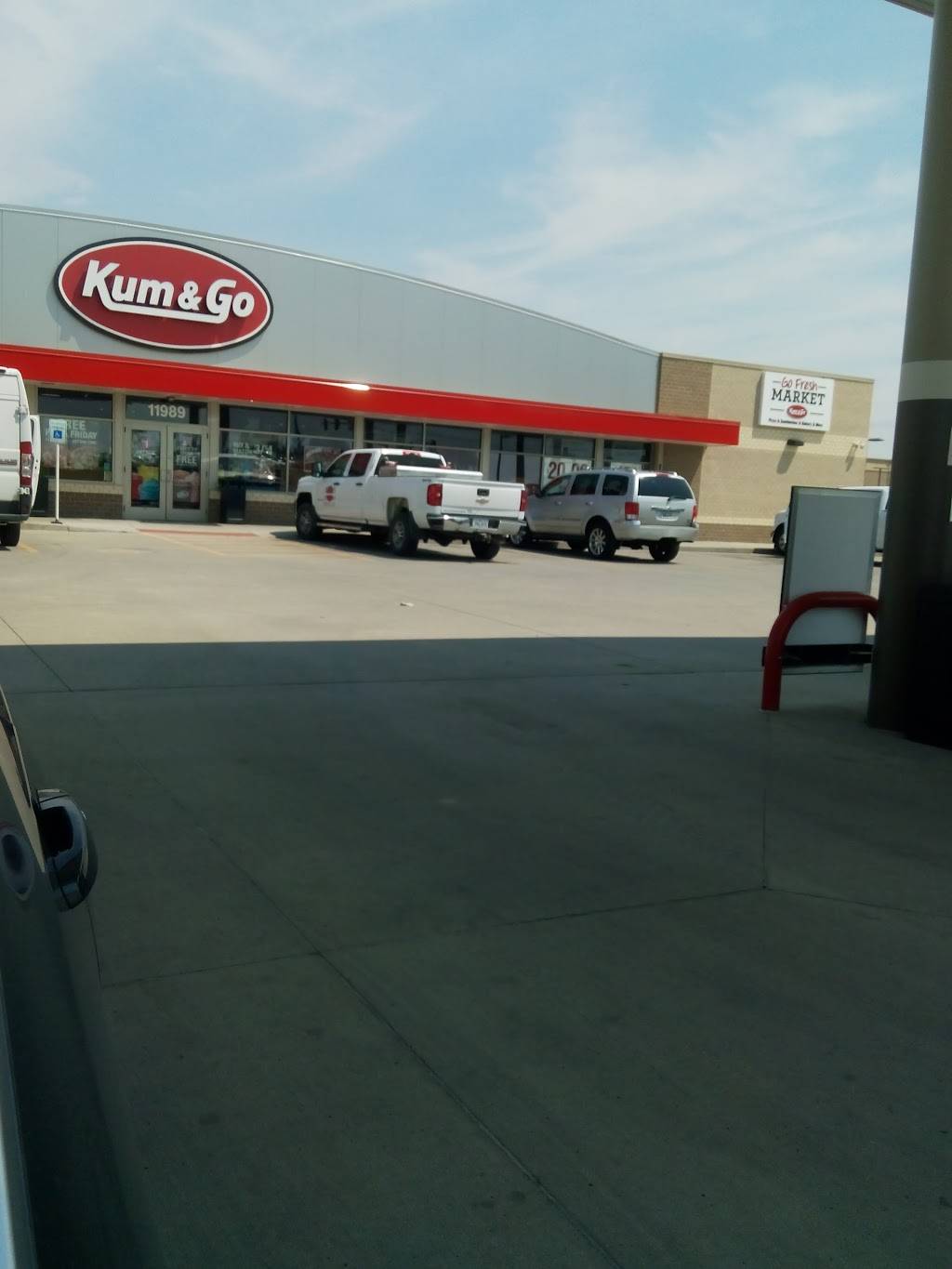 Kum & Go | meal takeaway | 11989 Hickman Rd, Urbandale, IA 50323, USA | 5153316591 OR +1 515-331-6591