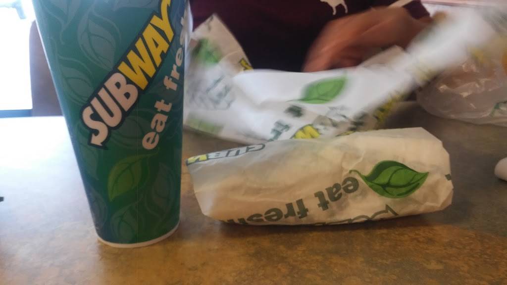 Subway | restaurant | 2306 S Jefferson Ave, Mt Pleasant, TX 75455, USA | 9035724500 OR +1 903-572-4500