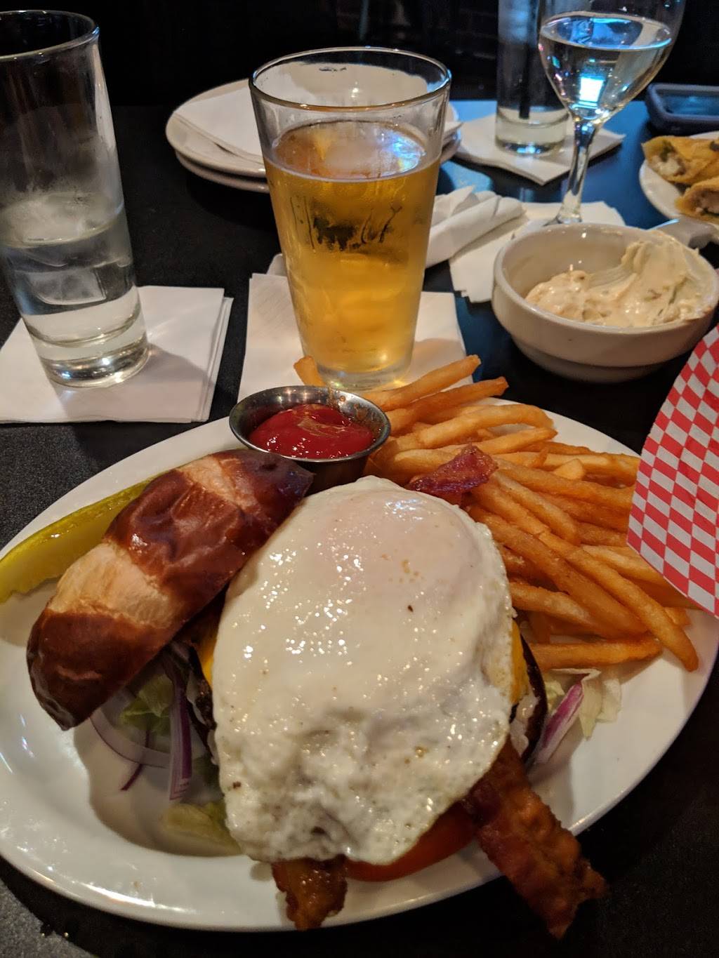 Three Monkeys Pub | restaurant | 21 W 112th Ave, Crown Point, IN 46307, USA | 2196627000 OR +1 219-662-7000