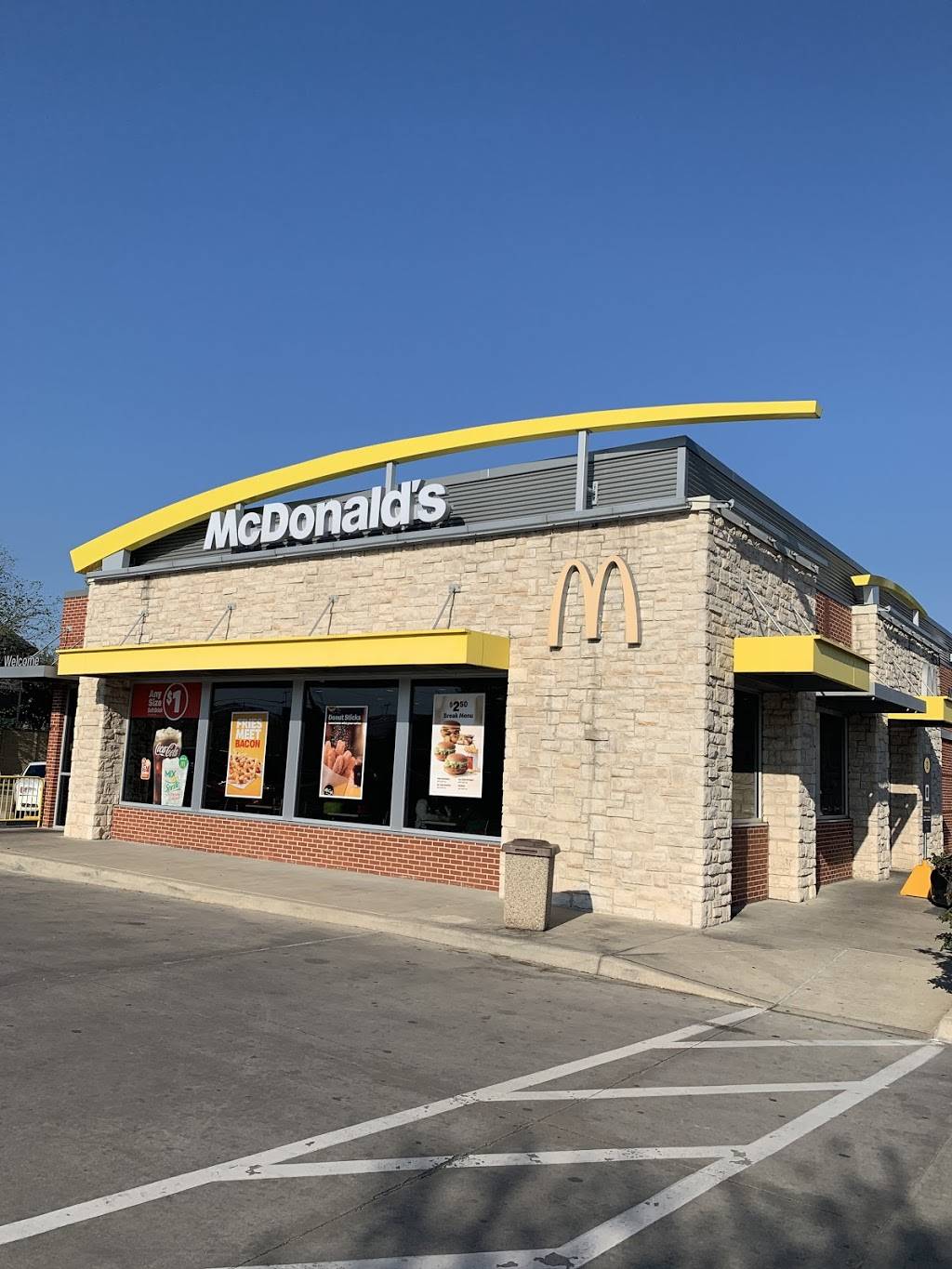 McDonalds | cafe | 3026 Hampton Rd, Dallas, TX 75212, USA | 2149053985 OR +1 214-905-3985