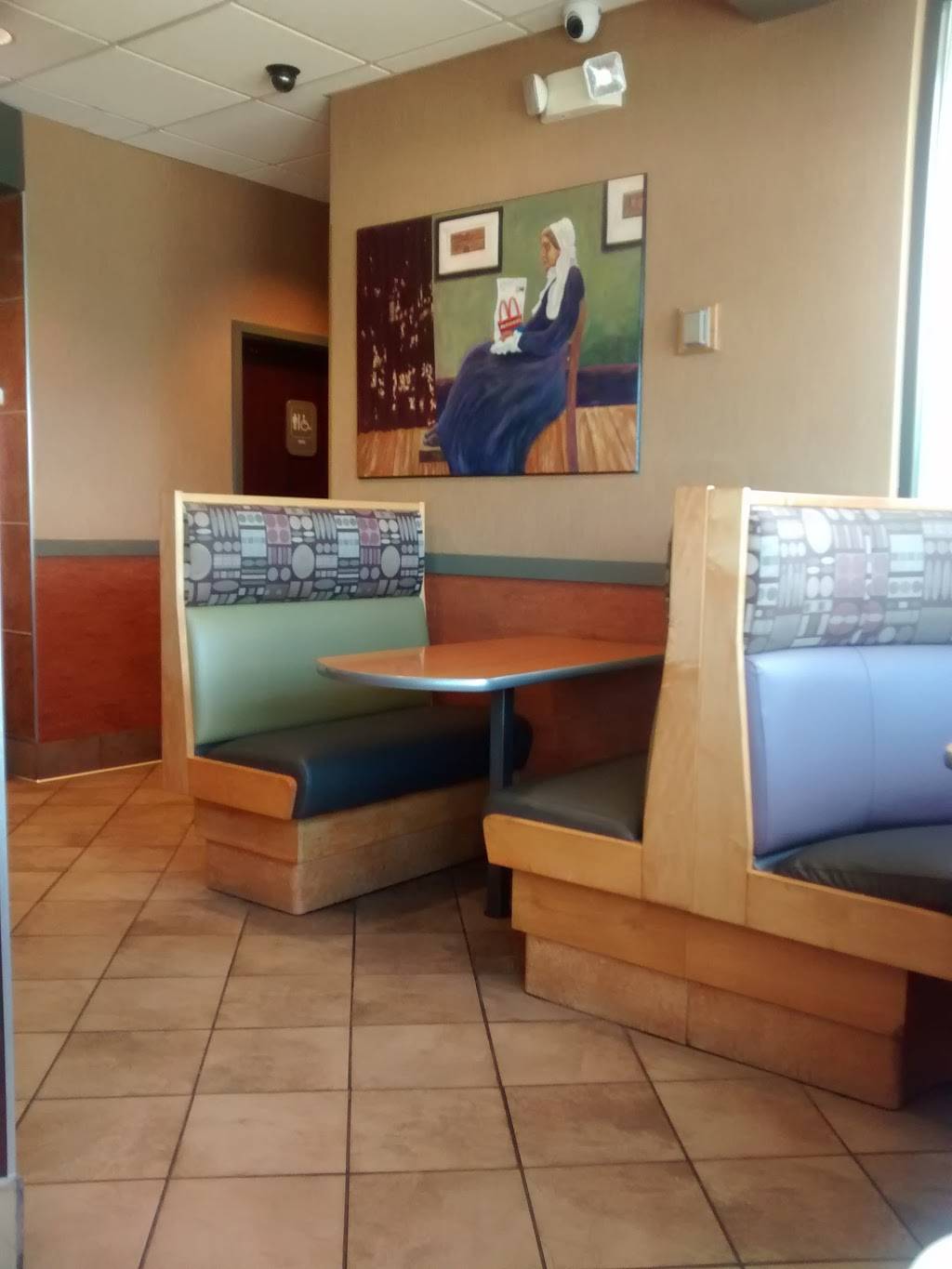 McDonalds | cafe | 651 W Main St, Waunakee, WI 53597, USA | 6088496741 OR +1 608-849-6741