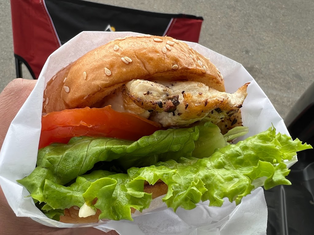 Bob’s & Brew’s | restaurant | 1959 N Willow Ave, Clovis, CA 93619, USA | 8057209596 OR +1 805-720-9596