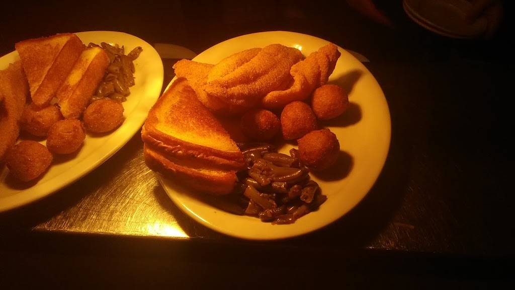 Waffle & Pancake House | restaurant | 11 Truman Street, Charleston, MO 63834, USA | 5736834841 OR +1 573-683-4841