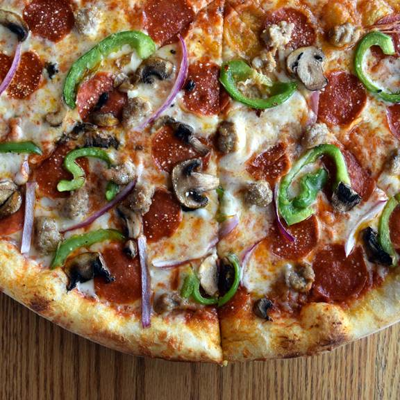 Mr. Moto Pizza House Ocean Beach | restaurant | 1929 Cable St, San Diego, CA 92107, USA | 6199819777 OR +1 619-981-9777