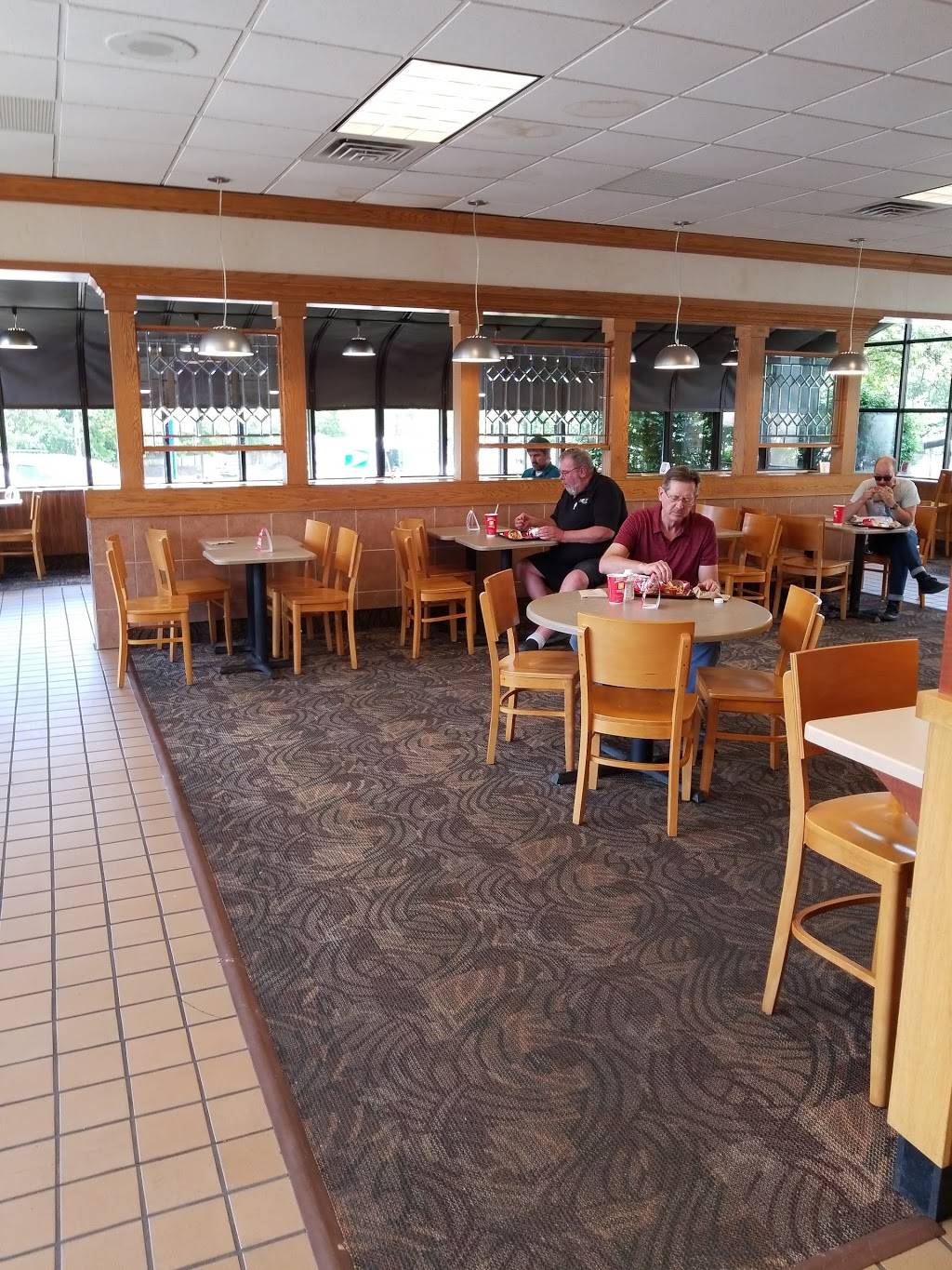 Wendys | restaurant | 1655 Plymouth Rd, Ann Arbor, MI 48105, USA | 7346631655 OR +1 734-663-1655