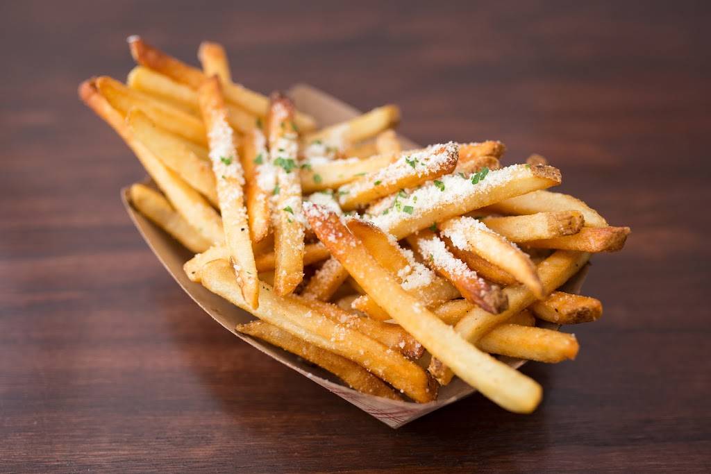 Bluebird | restaurant | 2863 N Clark St, Chicago, IL 60657, USA | 7736611531 OR +1 773-661-1531