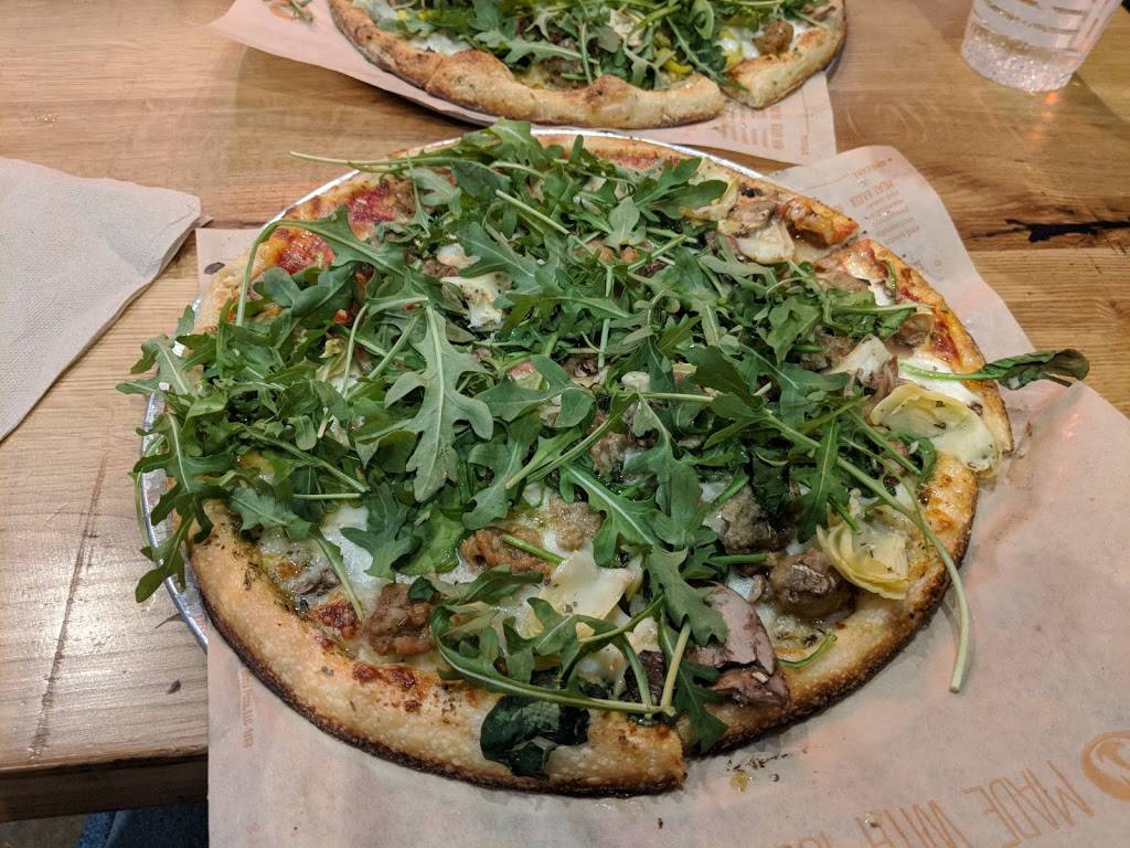 Blaze Pizza | meal takeaway | 280 Eisenhower Pkwy, Livingston, NJ 07039, USA | 9737861822 OR +1 973-786-1822
