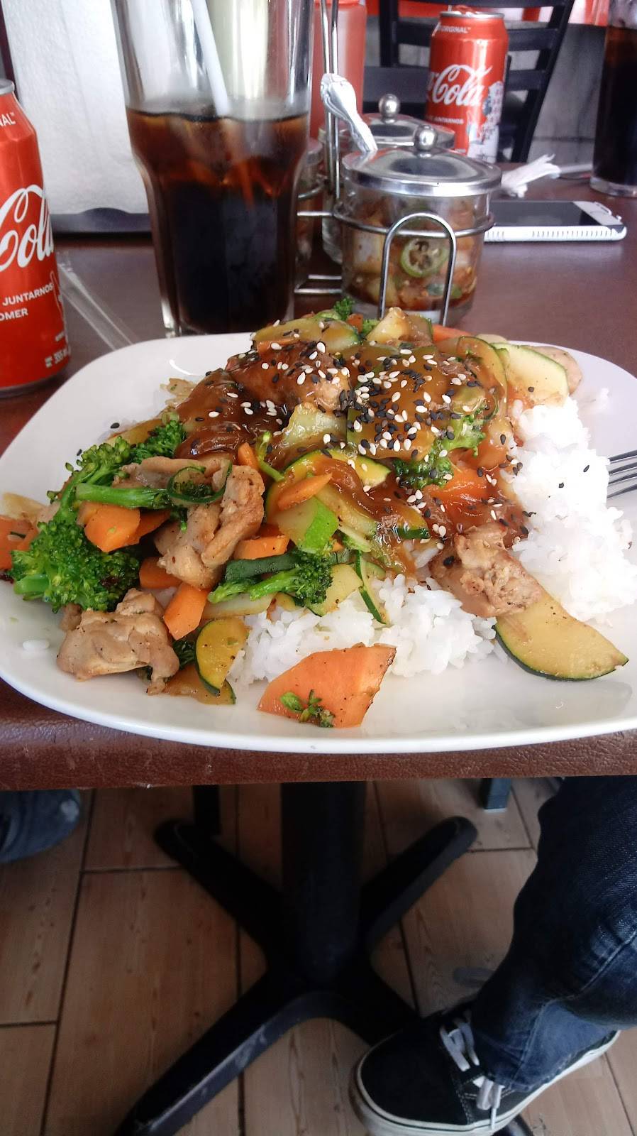 La Postal | restaurant | Local 1226, Blvd. de las Bellas Artes S/N, Garita Internacional, Garita de Otay, 22430 Tijuana, B.C., Mexico | 016646478009 OR +52 664 647 8009