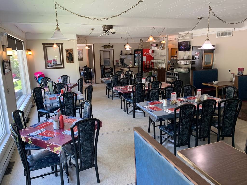 Restaurant Le Classic | restaurant | 2 QC-117, Montcerf-Lytton, QC J0W 1N0, Canada | 8194385557 OR +1 819-438-5557
