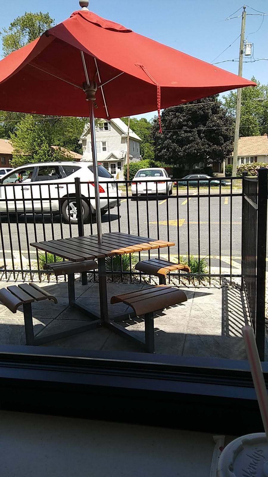 Wendys | restaurant | 1290 St James Ave, Springfield, MA 01104, USA | 4132766442 OR +1 413-276-6442