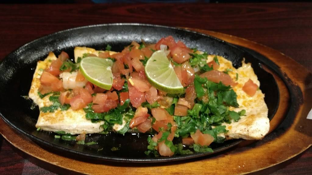 Referees Bar & Grille | restaurant | 888 E Washington St, Winchester, IN 47394, USA | 7655958948 OR +1 765-595-8948