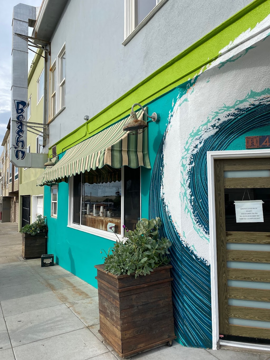 BeachN SF | restaurant | 4300 Judah St, San Francisco, CA 94122, USA | 4156824961 OR +1 415-682-4961