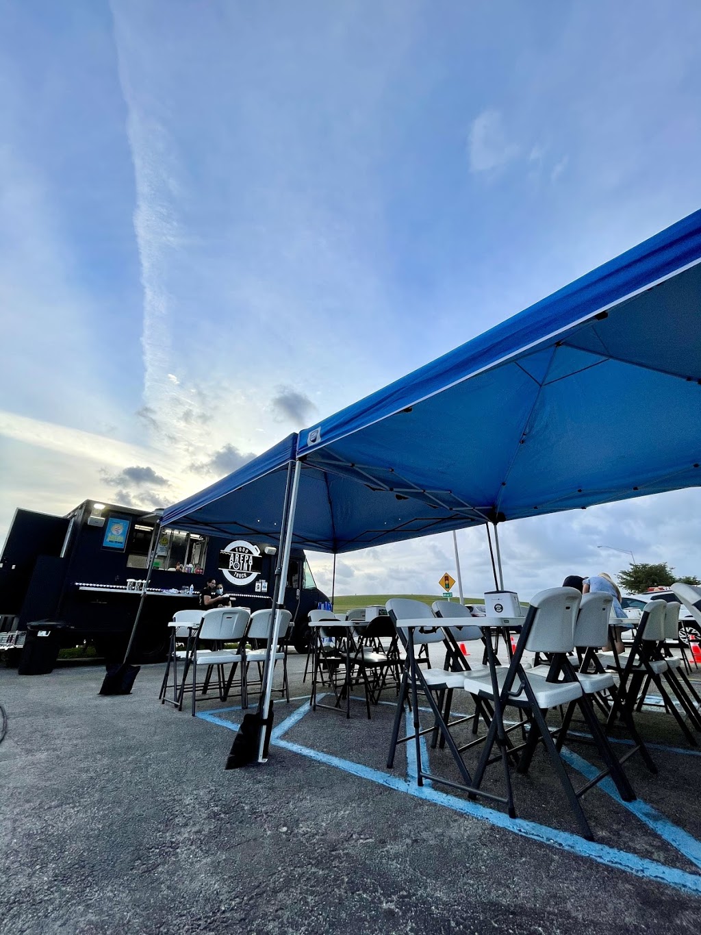 Arepa Point Food Truck | restaurant | 6475 NW 87th Ave, Miami, FL 33178, USA | 3057446313 OR +1 305-744-6313