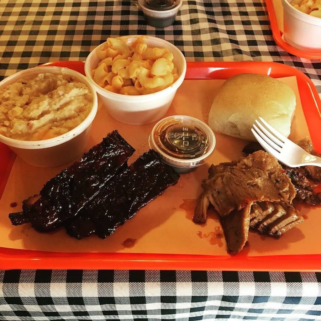 Kiss of Smoke BBQ | restaurant | 663 S Plumer Ave, Tucson, AZ 85719, USA | 5202707917 OR +1 520-270-7917