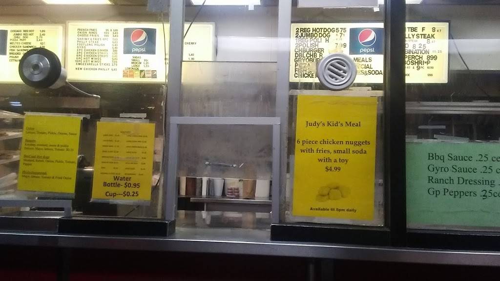 Judys Red Hots | restaurant | 4812 W Lisbon Ave, Milwaukee, WI 53208, USA | 4144477570 OR +1 414-447-7570