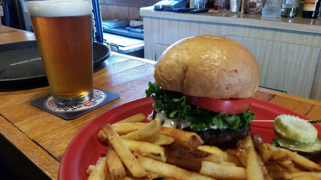 Sportsmans Cafe & Lounge | restaurant | 217 Main St, Somerset, WI 54025, USA | 7152475174 OR +1 715-247-5174