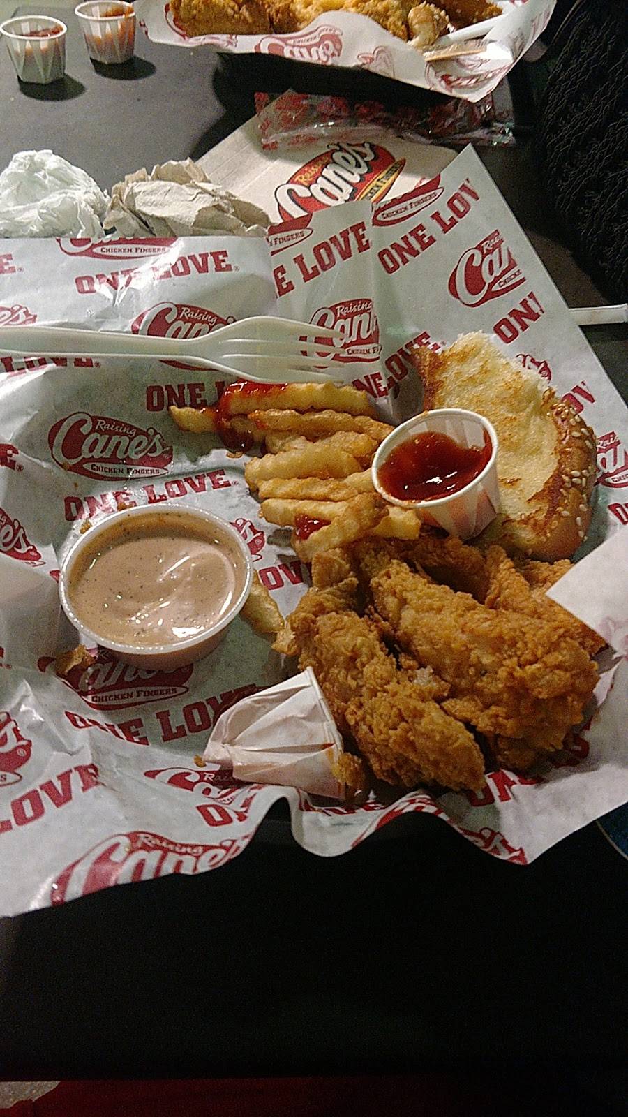Raising Canes Chicken Fingers | meal takeaway | 4160 Dowlen Rd, Beaumont, TX 77706, USA | 4098962920 OR +1 409-896-2920