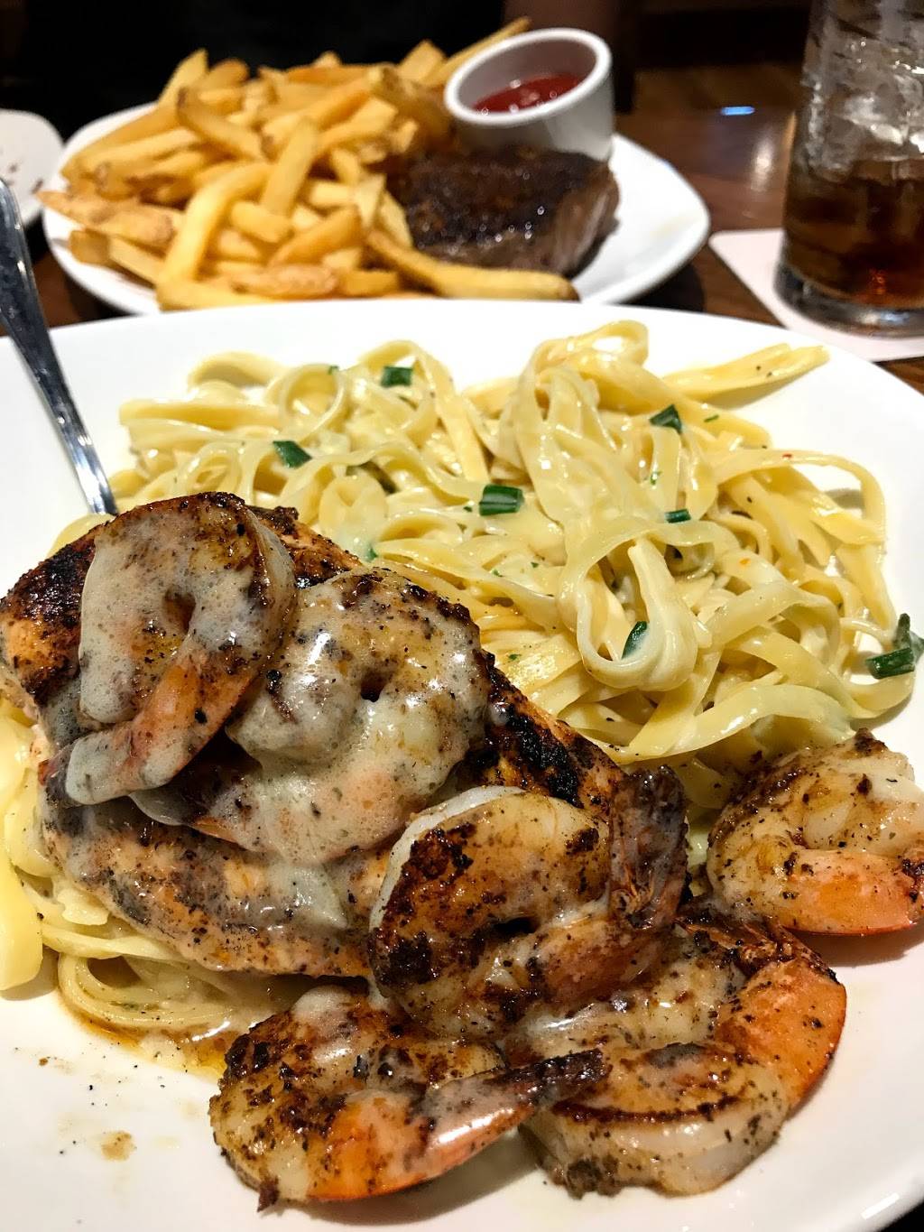 Outback Steakhouse | restaurant | 295 Peppers Ferry Rd NE, Christiansburg, VA 24073, USA | 5403829596 OR +1 540-382-9596