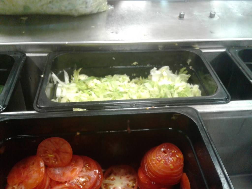 Subway Restaurants | restaurant | 2602 E Fletcher Ave, Tampa, FL 33612, USA | 8139779288 OR +1 813-977-9288