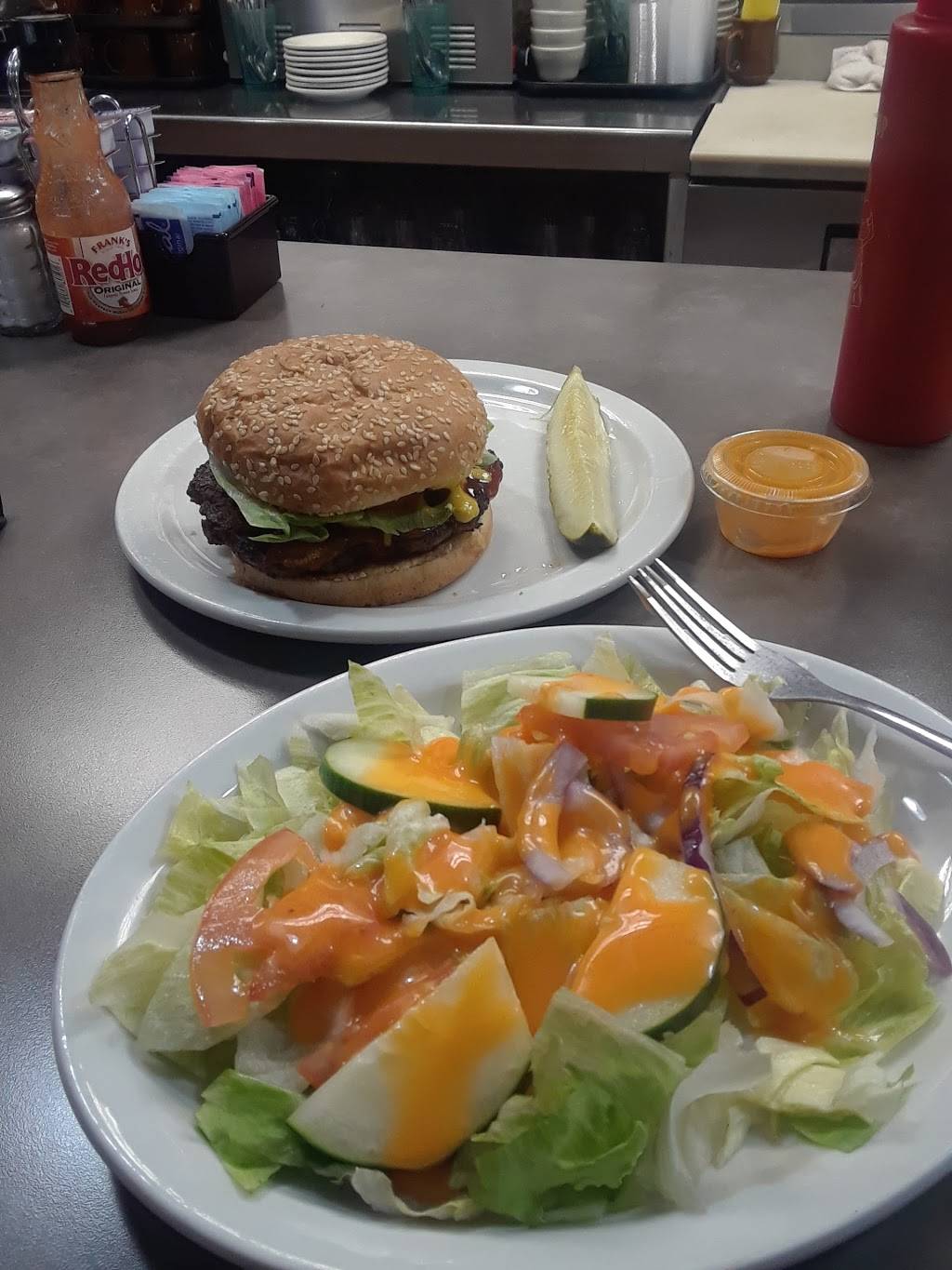 Franchesko’s Coney Island | restaurant | 32788 Cherry Hill Rd, Garden City, MI 48135, USA | 7343382575 OR +1 734-338-2575