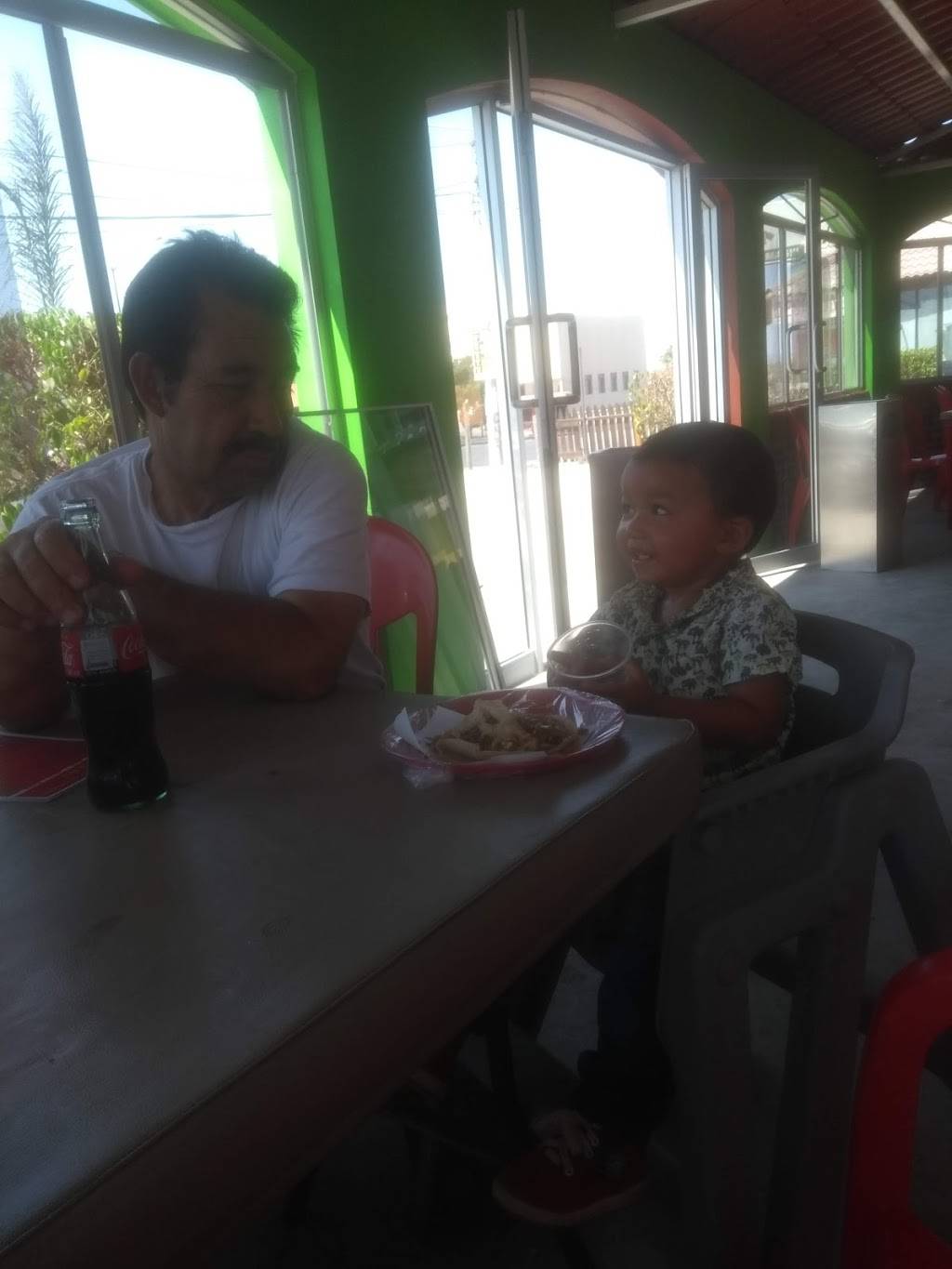 Carnitas Los 3 Cochinitos | restaurant | Blvd. Casa Blanca 5530, Matamoros Norte-Centro-Sur, Americas Este y Oeste, 22215 Tijuana, B.C., Mexico | 016643855959 OR +52 664 385 5959