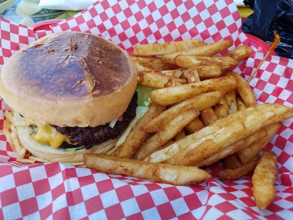 Las Palmas Restaurant | restaurant | 351 N Donnelly St, Mt Dora, FL 32757, USA | 3527203336 OR +1 352-720-3336