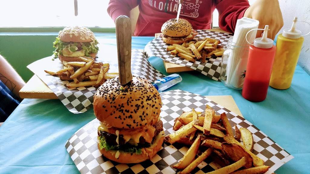 Hamburgeeks | restaurant | Carlos Pacheco 2, 22830 Ensenada, Baja California, Mexico | 016462682126 OR +52 646 268 2126