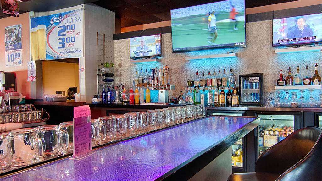 Whiskey Beach Bar & Grill | restaurant | 9668 N Kings Hwy, Myrtle Beach, SC 29572, USA | 8437121724 OR +1 843-712-1724