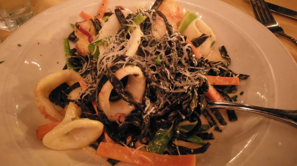 Cafe Piccolo | restaurant | 3222 E Broadway, Long Beach, CA 90803, USA | 5624381316 OR +1 562-438-1316