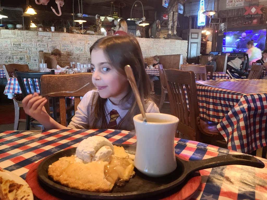 Humphrey Petes | restaurant | 102 Early Blvd, Early, TX 76802, USA | 3256468576 OR +1 325-646-8576