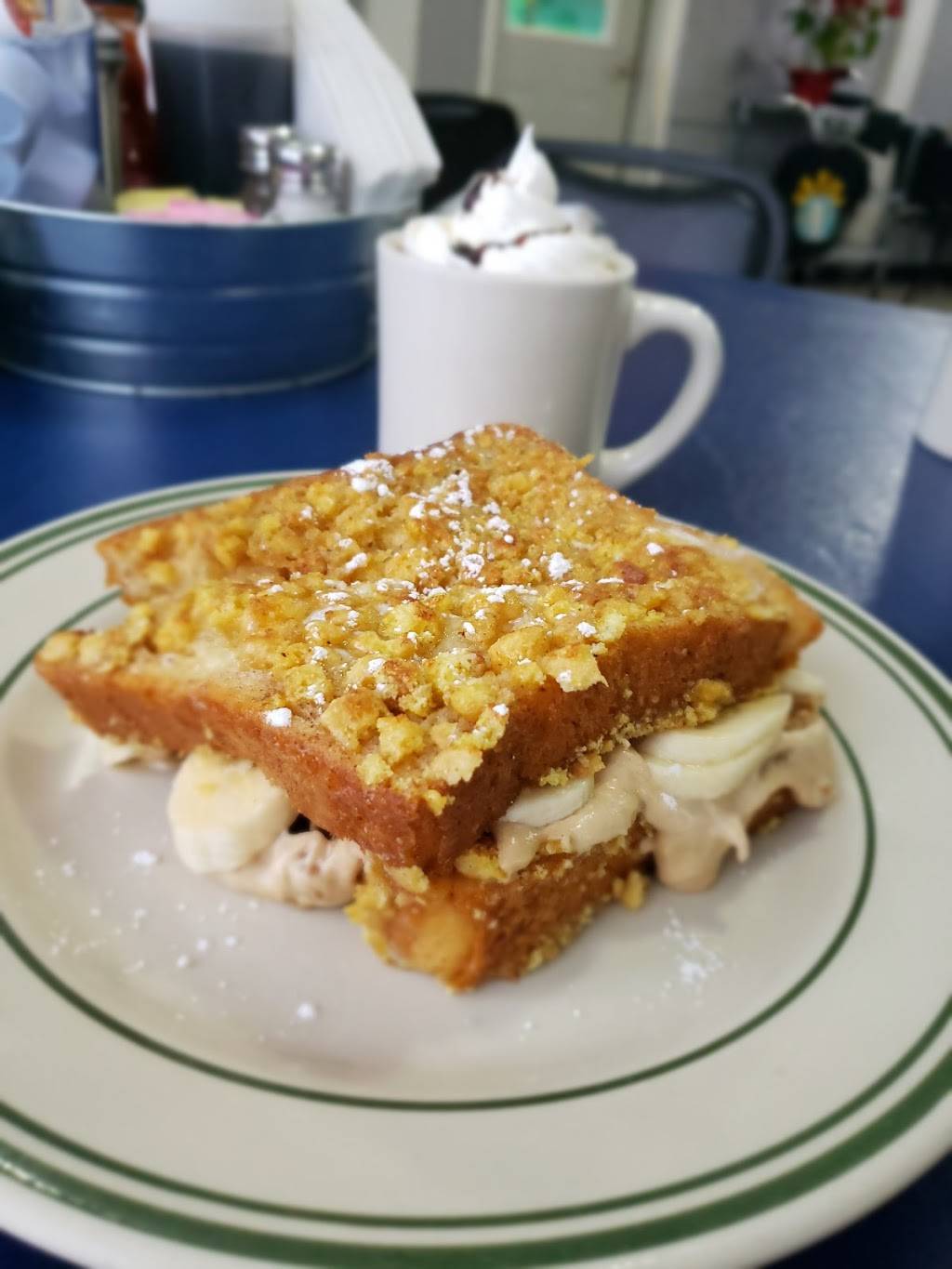 Lighthouse Cafe | restaurant | 735 Frankfort Ave, Elberta, MI 49628, USA | 2313525273 OR +1 231-352-5273