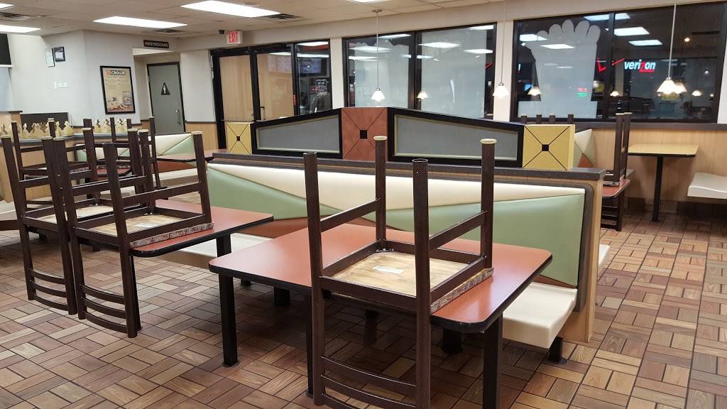 Burger King | restaurant | 7640 Dodge St, Omaha, NE 68114, USA | 4023922153 OR +1 402-392-2153