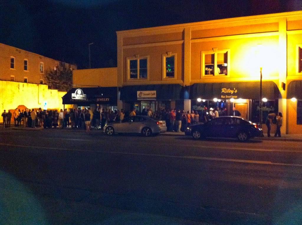 Rileys Main Street Lounge | night club | 1043 E Main St, Radford, VA 24141, USA | 5407311796 OR +1 540-731-1796