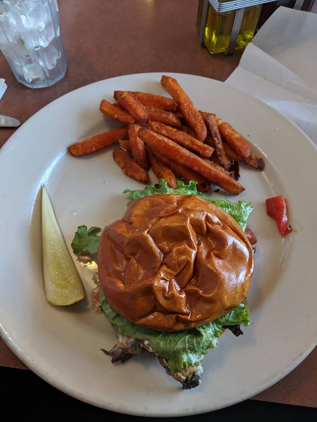 Surf Dog Bar and Grill | restaurant | 2405, 1563 Dehirsch Ave, Woodbine, NJ 08270, USA | 6094276011 OR +1 609-427-6011