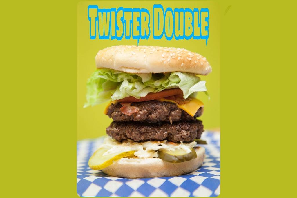 Casse Croûte Le Twister | restaurant | 180 Montée de la Source, Cantley, QC J8V 3J2, Canada | 8193608522 OR +1 819-360-8522