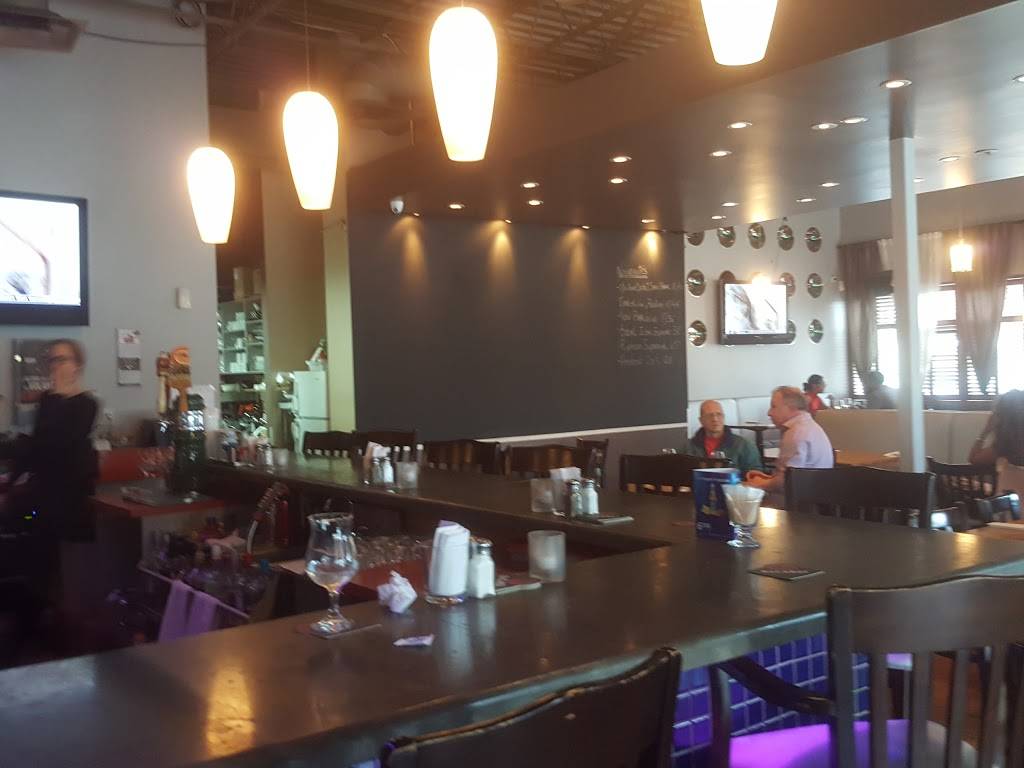 Joya Resto & Bistro | restaurant | 138 Boulevard Curé-Labelle, Rosemère, QC J7A 2H1, Canada | 4504198039 OR +1 450-419-8039