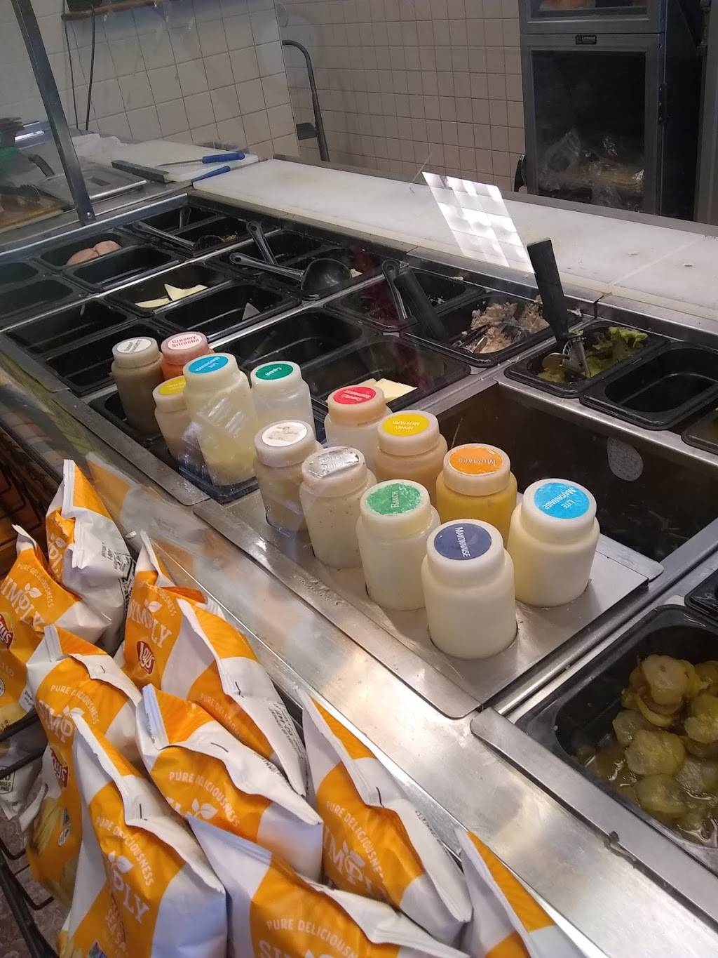 Subway Restaurants | restaurant | 10255 North Fwy C, Houston, TX 77037, USA | 2814471309 OR +1 281-447-1309