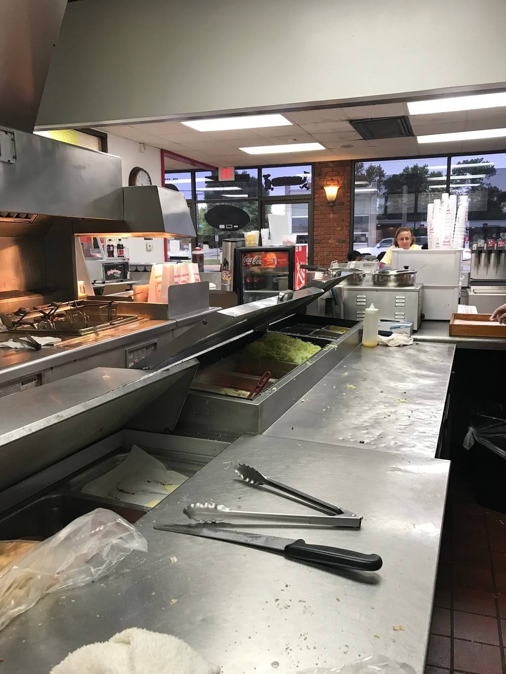 Mr Submarine | meal takeaway | 4100 W Broad St, Richmond, VA 23230, USA | 8043557043 OR +1 804-355-7043