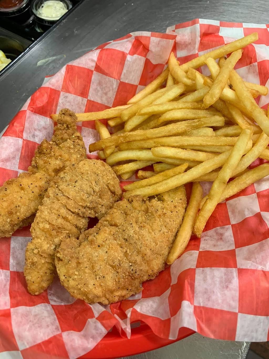 Grill on the Hill | restaurant | 5204 New, US-31E, Westmoreland, TN 37186, USA | 6156447455 OR +1 615-644-7455