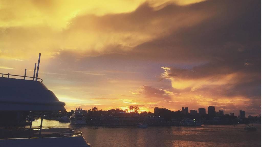 Pelican Landing | restaurant | Pier Sixty-Six Marina, 2301 SE 17th St, Fort Lauderdale, FL 33316, USA | 9545243444 OR +1 954-524-3444