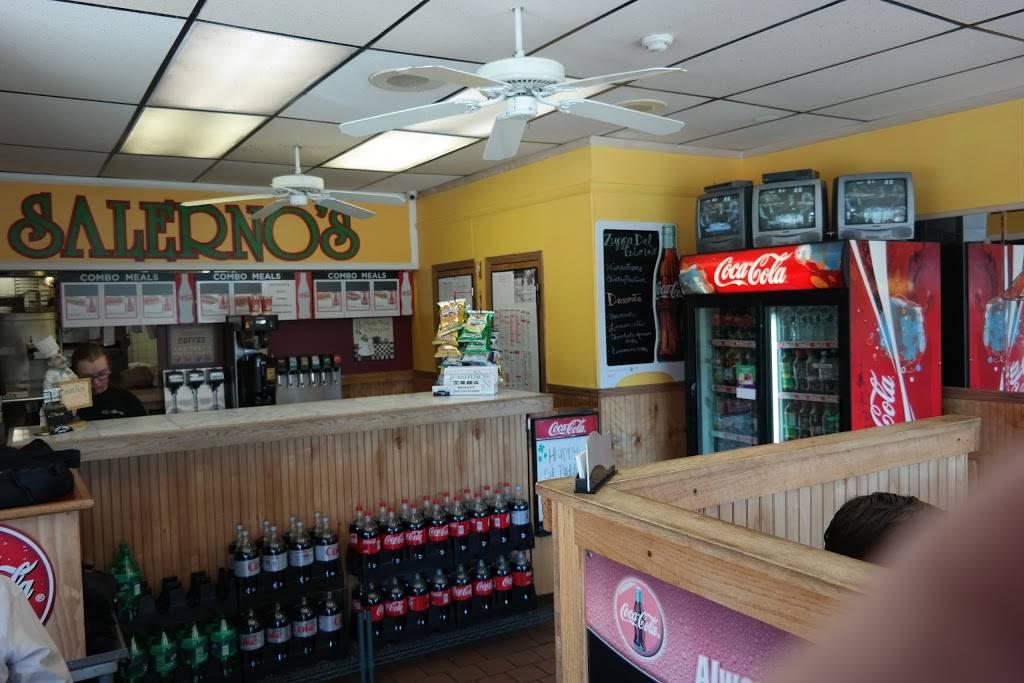 SALERNOS Ristorante & Pizzeria | restaurant | 6500 Rising Sun Ave, Philadelphia, PA 19111, USA | 2157459992 OR +1 215-745-9992